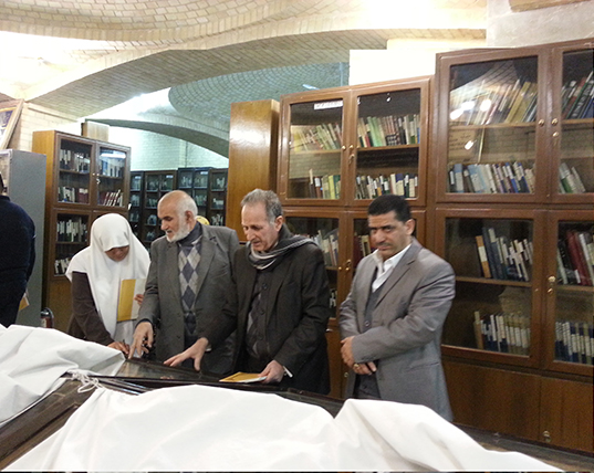 وفد من إعلام دائرة الأضرحة والمقامات والمراقد السنية يزور مكتبة الشيخ عبد القادر الكيلاني1