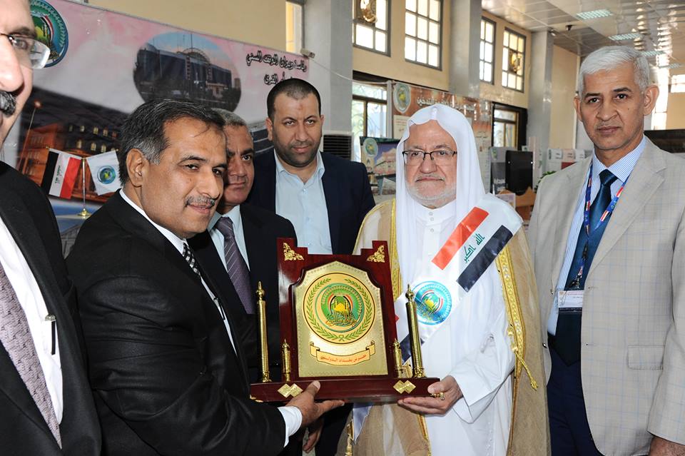 رئيس الديوان يزور جناح الديوان في معرض بغداد الدولي4