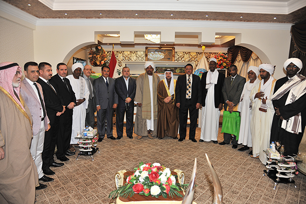 رئيس ديوان الوقف السني يستقبل السفير السوداني والوفد المرافق له (1)