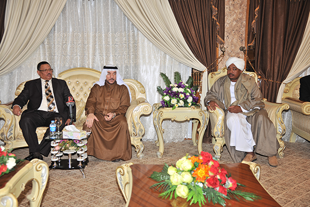 رئيس ديوان الوقف السني يستقبل السفير السوداني والوفد المرافق له (3)