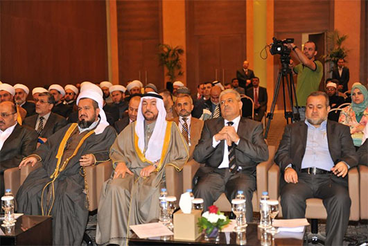 رئيس ديوان الوقف السني يشارك في منتدى الموصل (1)