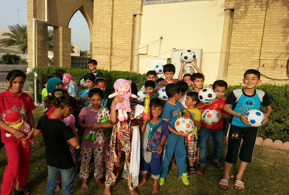 أوقاف الكرخ تقيم مهرجاناً للطفل النازح في  حدائق جامع الشواف (1)
