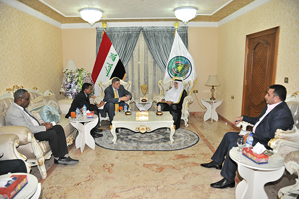 رئيس ديوان الوقف السني يستقبل ممثل اﻻمم المتحدة في العراق (2)