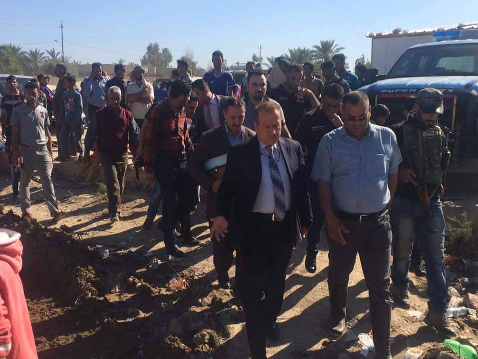 مدير عام الدائرة القانونية يزور مخيم الاهل للنازحين في ابو غريب (8)