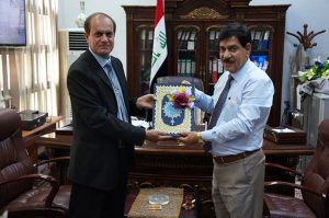 مدير أوقاف المنطقة الجنوبية  يلتقي مدير البنك المركزي محافظة البصرة  (1)